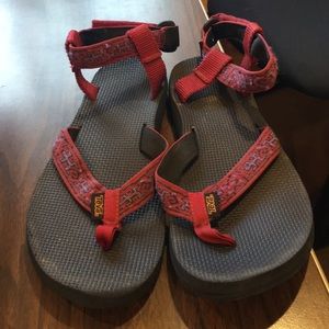 Women’s Teva’s